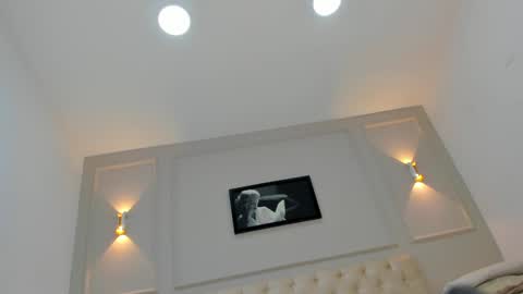 Annie online show from December 30, 2024, 11:59 am