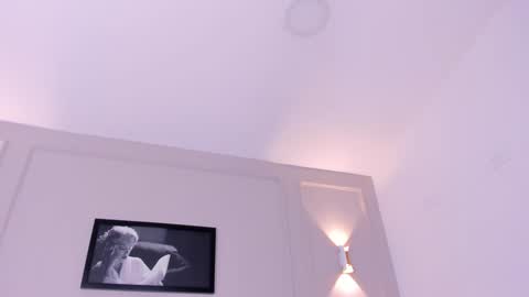 Annie online show from January 8, 2025, 3:28 pm