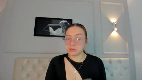 Annie online show from January 23, 2025, 11:58 am