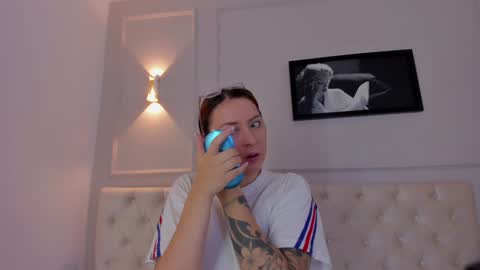 Annie online show from January 29, 2025, 11:20 am