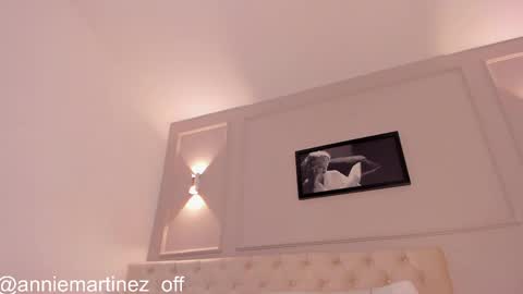 Annie online show from March 8, 2025, 5:54 pm