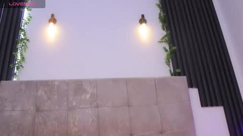 Annie online show from September 21, 2025, 12:51 pm