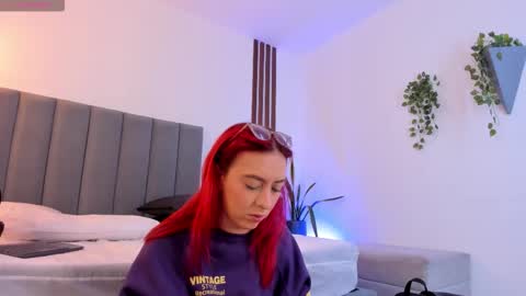 Annie online show from November 23, 2025, 12:38 pm