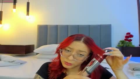 Annie online show from November 27, 2025, 11:56 am