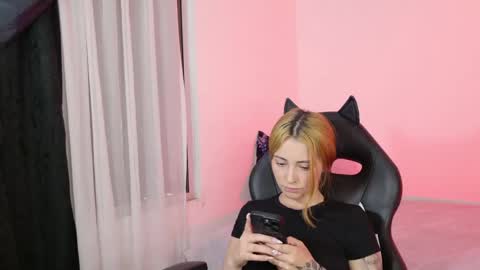 Annie online show from May 21, 2026, 2:07 am