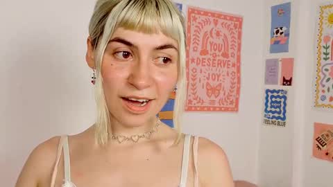 annietinky online show from September 20, 2025, 12:44 am