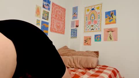 annietinky online show from November 2, 2025, 4:59 am