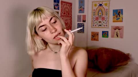 annietinky online show from November 25, 2025, 2:44 am