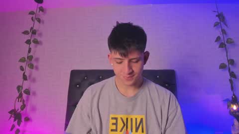 Snapshot of anniie_and_alex chatting on December 7, 2024, 1:40 pm Annie Alex online show from December 7, 2024, 1:40 pm