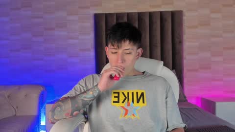 Snapshot of anniie_and_alex chatting on January 3, 2025, 1:25 pm Annie Alex online show from January 3, 2025, 1:25 pm