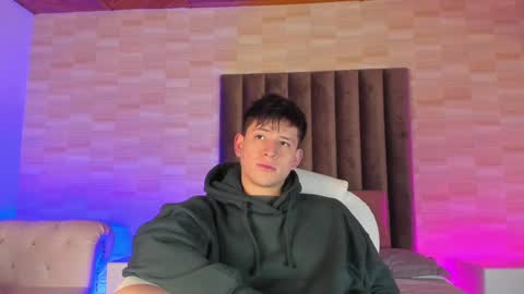 Snapshot of anniie_and_alex chatting on January 7, 2025, 1:03 pm Annie Alex online show from January 7, 2025, 1:03 pm