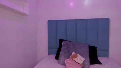 Snapshot of anniie_evans1 chatting on October 6, 2025, 2:25 pm Annie Evans online show from October 6, 2025, 2:25 pm