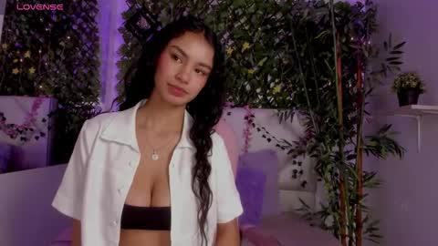 Snapshot of anniie_evans1 chatting on November 10, 2025, 4:06 pm Annie Evans online show from November 10, 2025, 4:06 pm