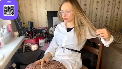 Hello My name is Lola online show from May 3, 2026, 7:25 am