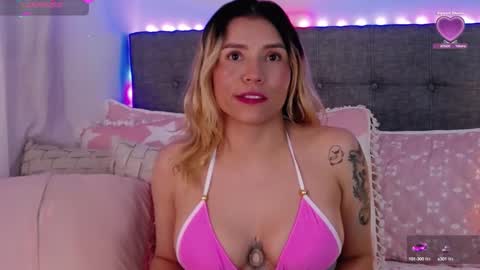 Antonella Lee online show from October 7, 2025, 10:18 pm