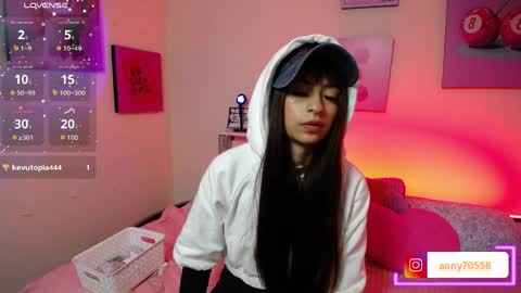 Snapshot of anny_cotton chatting on May 26, 2026, 8:27 pm Anny cotton online show from May 26, 2026, 8:27 pm