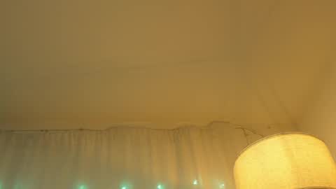 Anny online show from December 4, 2025, 4:55 am