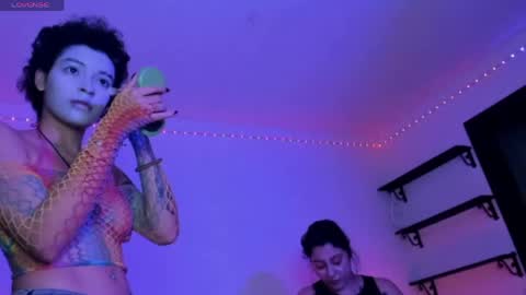 Anny online show from April 16, 2026, 4:35 am