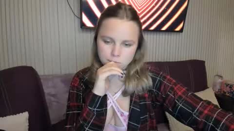 Snapshot of anny_love_you chatting on October 7, 2025, 9:45 pm anny_love_you online show from October 7, 2025, 9:45 pm