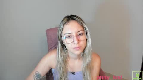 Issabela online show from November 1, 2025, 3:58 pm