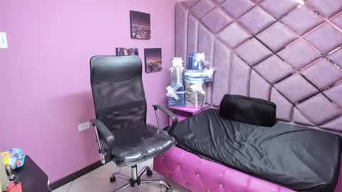 Anny online show from December 16, 2024, 4:16 pm