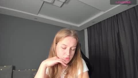 Snapshot of annyfourse chatting on December 6, 2024, 2:35 am AnnyFourse online show from December 6, 2024, 2:35 am