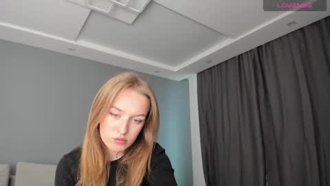 Snapshot of annyfourse chatting on December 8, 2024, 7:15 am AnnyFourse online show from December 8, 2024, 7:15 am