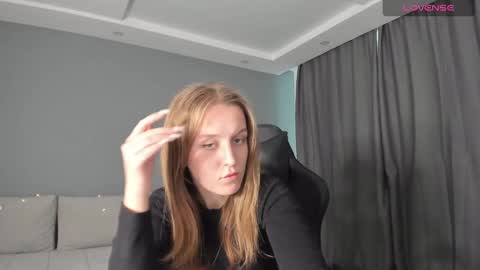 Snapshot of annyfourse chatting on December 12, 2024, 12:55 pm AnnyFourse online show from December 12, 2024, 12:55 pm
