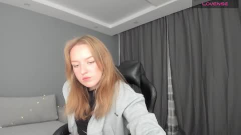 Snapshot of annyfourse chatting on December 13, 2024, 7:32 pm AnnyFourse online show from December 13, 2024, 7:32 pm
