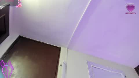 Anny online show from April 18, 2026, 7:58 pm