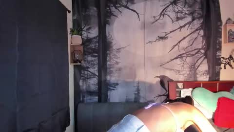 Snapshot of annyluna1 chatting on December 20, 2025, 12:18 am Annyluna online show from December 20, 2025, 12:18 am