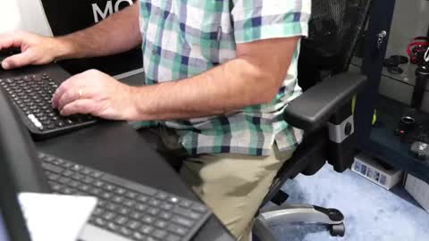 D online show from October 20, 2025, 8:20 pm