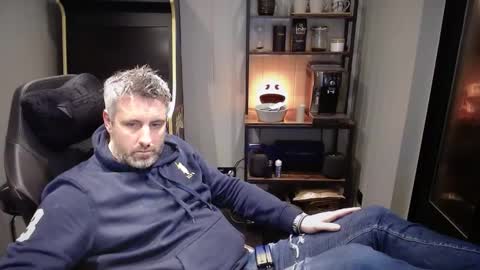 anonymousblokeuk online show from December 22, 2024, 8:25 pm