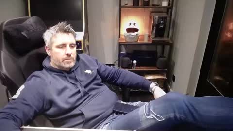 anonymousblokeuk online show from December 22, 2024, 11:31 pm