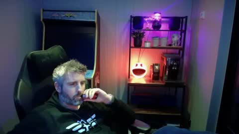 anonymousblokeuk online show from January 3, 2025, 4:27 pm