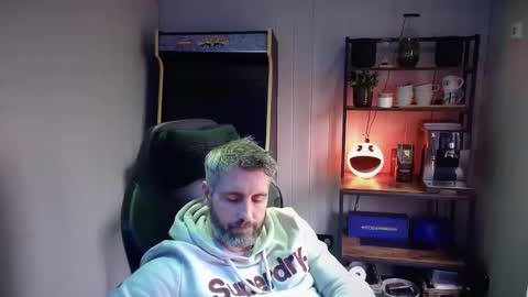 anonymousblokeuk online show from January 28, 2025, 1:38 pm