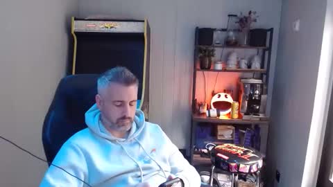 anonymousblokeuk online show from September 16, 2025, 11:44 am