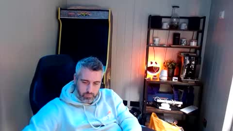 anonymousblokeuk online show from October 13, 2025, 8:47 am