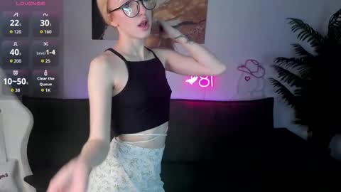 Anora online show from November 27, 2025, 7:32 am