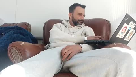 Snapshot of ansreramso chatting on December 29, 2024, 10:45 am Lower chakra online show from December 29, 2024, 10:45 am