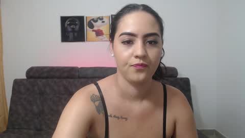Snapshot of anthonela_queen chatting on March 1, 2025, 2:23 pm Anthonela Queen online show from March 1, 2025, 2:23 pm