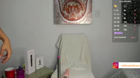 anthonelaDuque online show from January 29, 2025, 12:13 pm