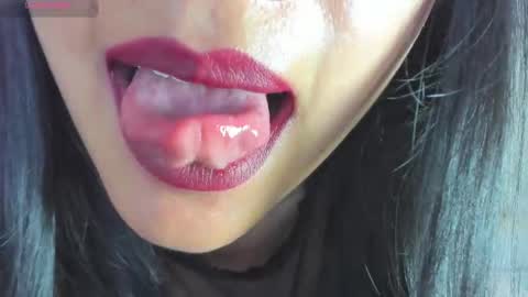 Antonella online show from October 10, 2025, 7:24 pm