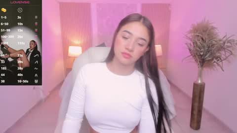 Snapshot of antonella_grayy chatting on April 24, 2026, 11:12 am Antonella Grayy online show from April 24, 2026, 11:12 am