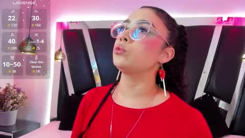 A N T O N E L L E  online show from September 30, 2025, 11:37 am