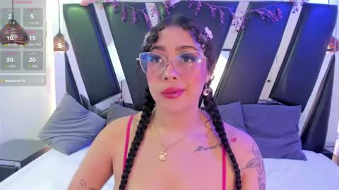 A N T O N E L L E  online show from April 19, 2026, 11:31 am