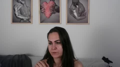 Antonia online show from January 19, 2026, 4:49 am