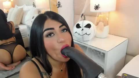 Antonia online show from October 20, 2025, 12:38 pm