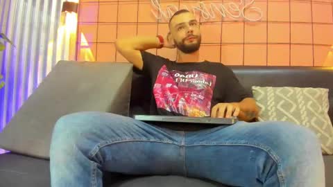 Juan Camilo online show from February 16, 2025, 1:03 am