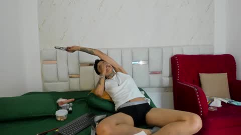 antony_d_ossa online show from May 25, 2026, 9:43 pm